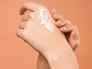 How to Choose a Body Moisturizer – Prevent Dry, Irritated, Flakey Skin