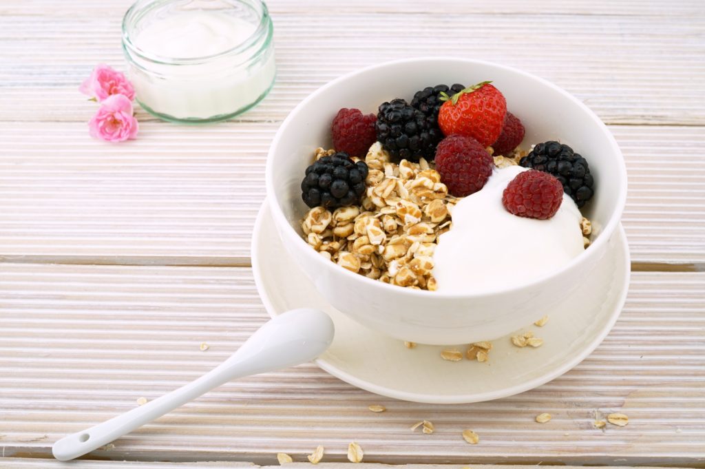 image of yogurt, probiotics